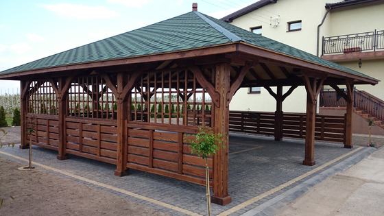 Altana biesiadna drewniana, AB003, wymiar 8x8m, kolor palisander, pokrycie gont zielony, dach 4S, barierka B09, realizacja Ciesielnia, zdjęcie 3