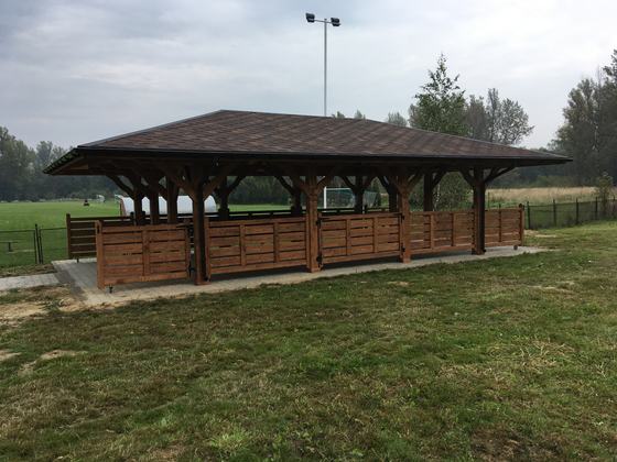 Altana biesiadna drewniana, AB008, wymiar 5x7m, kolor orzech, pokrycie gont brazowy, dach 4S, barierka B01, realizacja Ciesielnia, zdjęcie 8