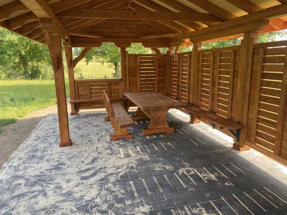 Altana biesiadna drewniana, AB011, wymiar 3,5x10m, kolor teak, pokrycie gont brazowy, dach 2S, barierka B06, realizacja Ciesielnia, zdjęcie 4