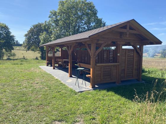 Altana biesiadna drewniana, AB011, wymiar 3,5x10m, kolor teak, pokrycie gont brazowy, dach 2S, barierka B06, realizacja Ciesielnia, zdjęcie 6