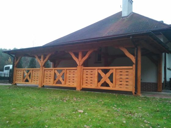 Garaż drewniany lub wiata garażowa, G013, wymiar 4x8m, kolor teak, pokrycie gont czerwony, dach 3S, barierka B04, rodzaj otwarty, realizacja Ciesielnia, zdjęcie 11