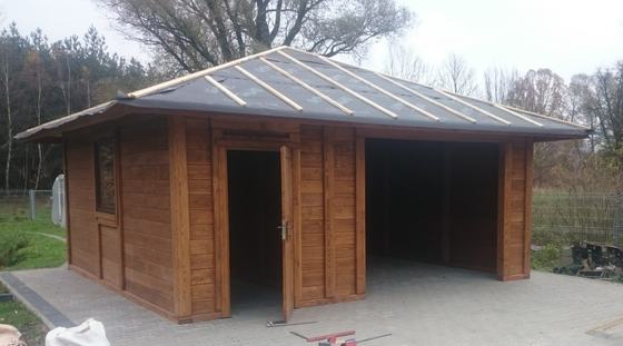 Garaż drewniany lub wiata garażowa, G015, wymiar 6x6m, kolor kasztan, pokrycie dachowka, dach 4S, rodzaj zamkniety, realizacja Ciesielnia, zdjęcie 5