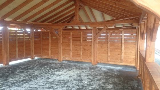 Garaż drewniany lub wiata garażowa, G017, wymiar 6,8x10,5m, kolor teak, pokrycie gont czarny, dach 4S, barierka B02, rodzaj otwarty, realizacja Ciesielnia, zdjęcie 8