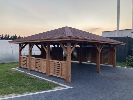 Garaż drewniany lub wiata garażowa, G018, wymiar 6x7m, kolor orzech, pokrycie gont czerwony, dach 4S, barierka B06, rodzaj otwarty, realizacja Ciesielnia, zdjęcie 2