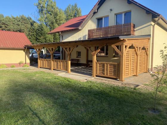 Taras lub zadaszenie drewniane, T018, wymiar 5x11m, kolor dąb, pokrycie poliweglan, dach 1S, barierka B06, realizacja Ciesielnia, zdjęcie 1