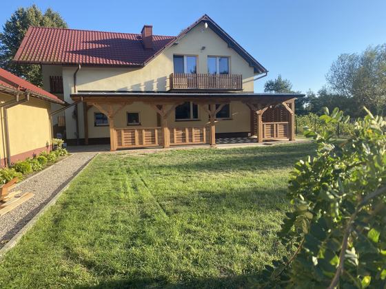 Taras lub zadaszenie drewniane, T018, wymiar 5x11m, kolor dąb, pokrycie poliweglan, dach 1S, barierka B06, realizacja Ciesielnia, zdjęcie 3