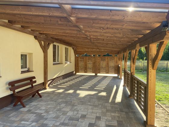 Taras lub zadaszenie drewniane, T018, wymiar 5x11m, kolor dąb, pokrycie poliweglan, dach 1S, barierka B06, realizacja Ciesielnia, zdjęcie 8