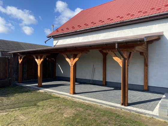 Taras lub zadaszenie drewniane, T020, wymiar 3,8x7m, kolor teak, pokrycie gont brazowy, dach 1S, realizacja Ciesielnia, zdjęcie 2